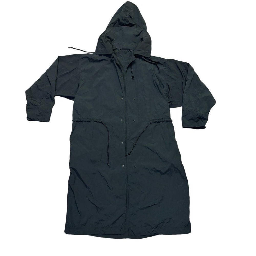 Uniqlo Black Utility Jacket with Hood and Water-Resistant Design